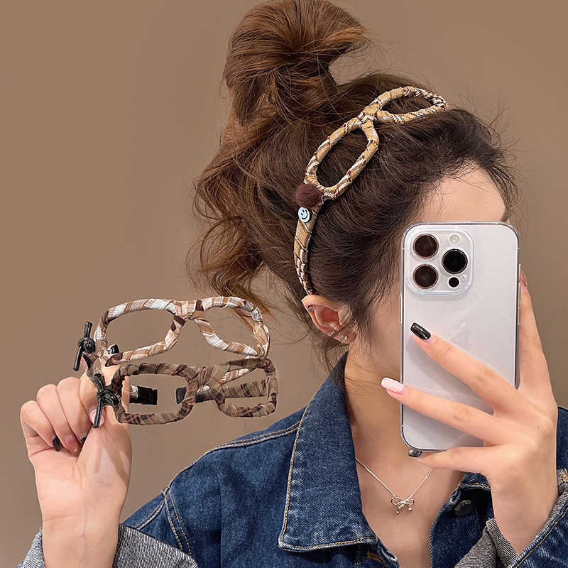 Women Accessories Photos - Fashionable Western style eyeglass frame headband