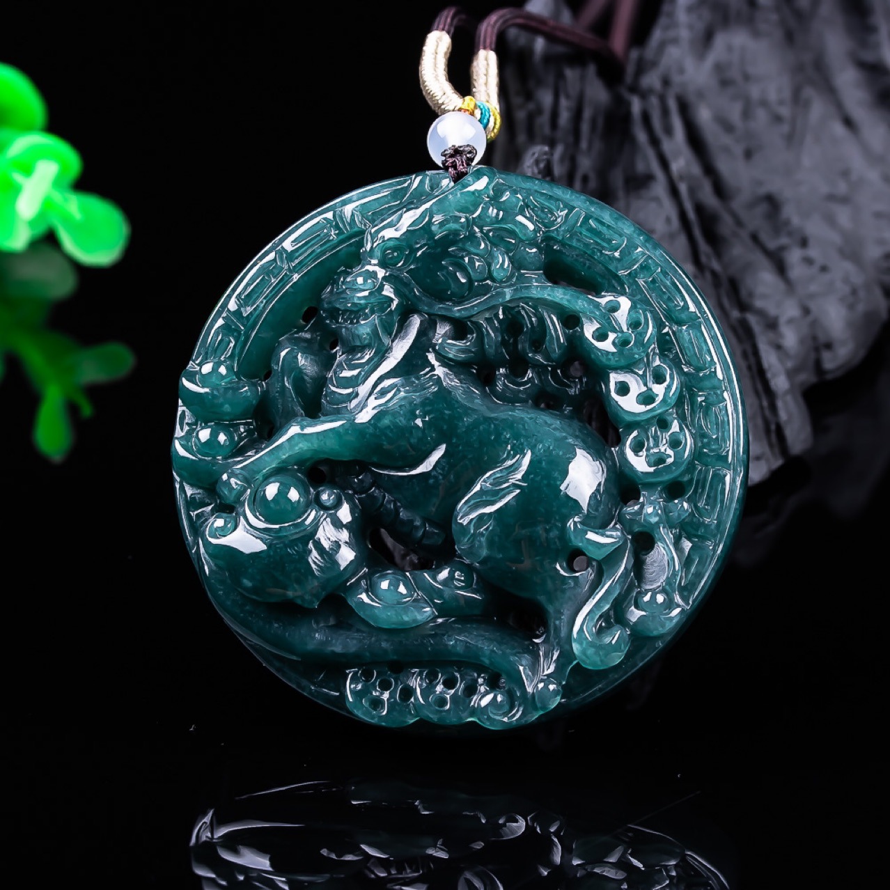 Burmese Jadeite Dragon Pendant - Women'S Accessories recension och pris